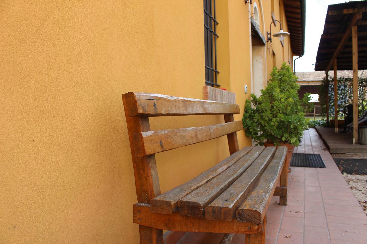 Agriturismo Podere Casino Mezzolara Bagian luar foto